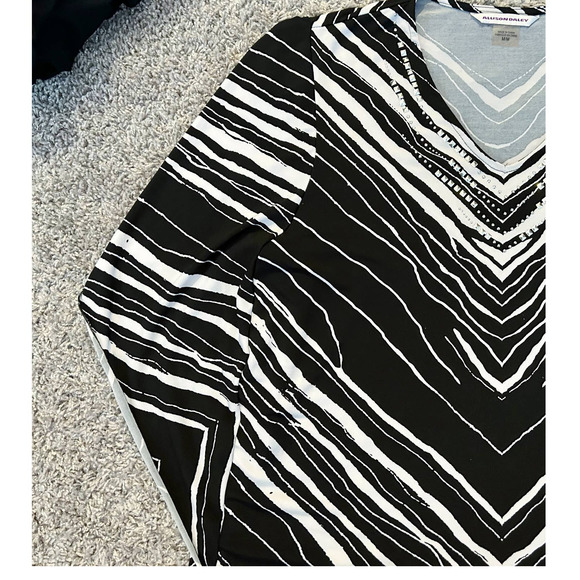 🛍️ Allison Daley Poncho Style Top Rhinestone Detail Womens Size M - Picture 4 of 7